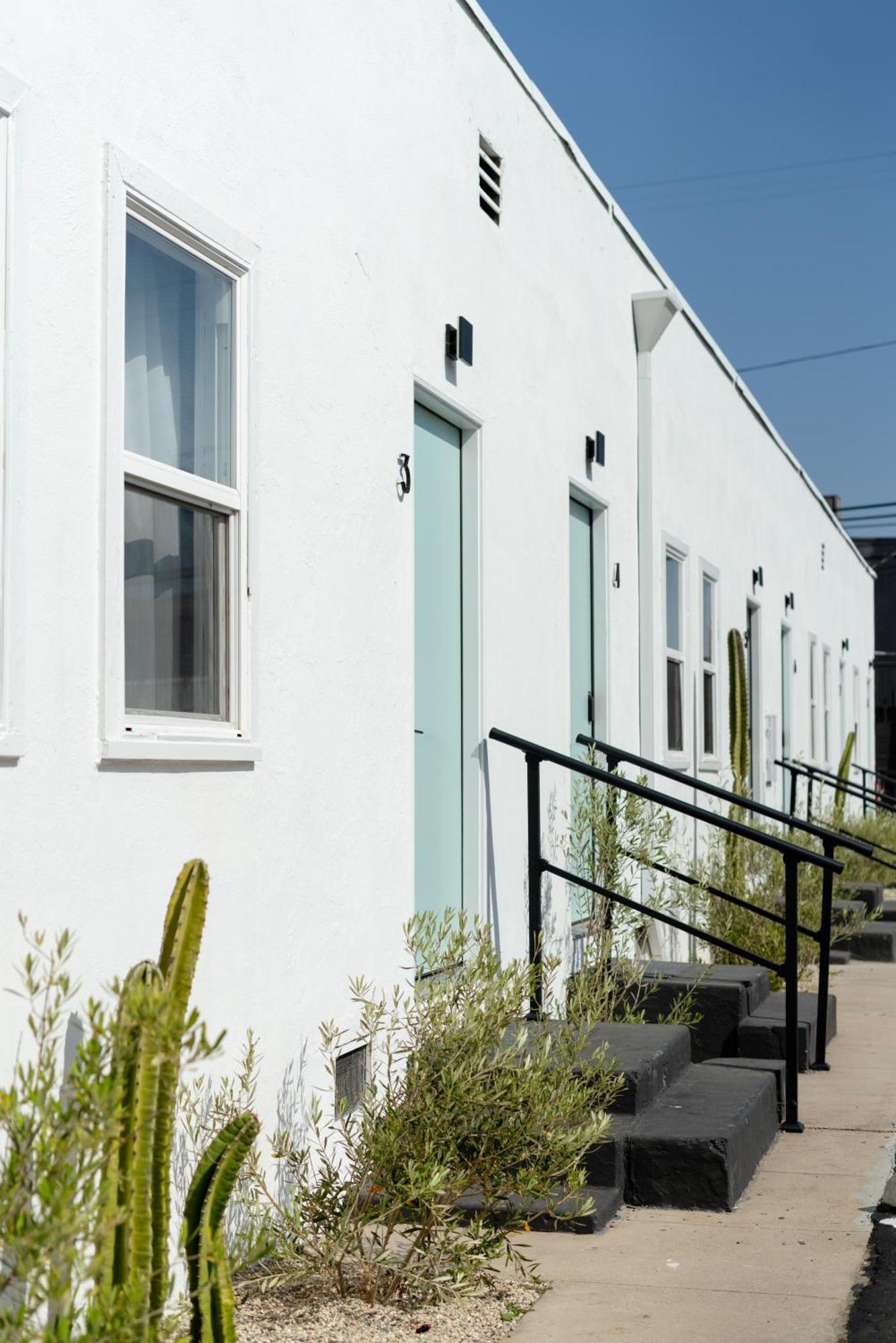 Aliza Hotel Los Angeles Exterior photo