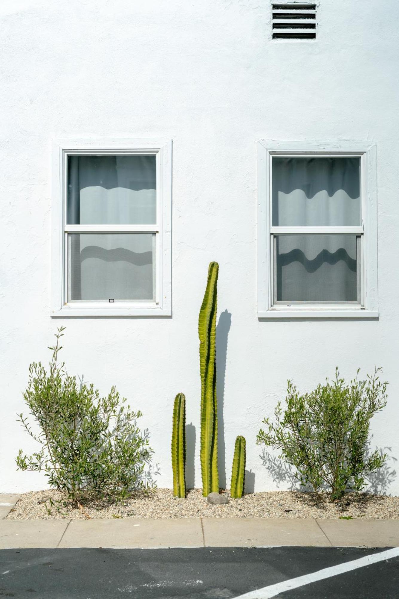 Aliza Hotel Los Angeles Exterior photo